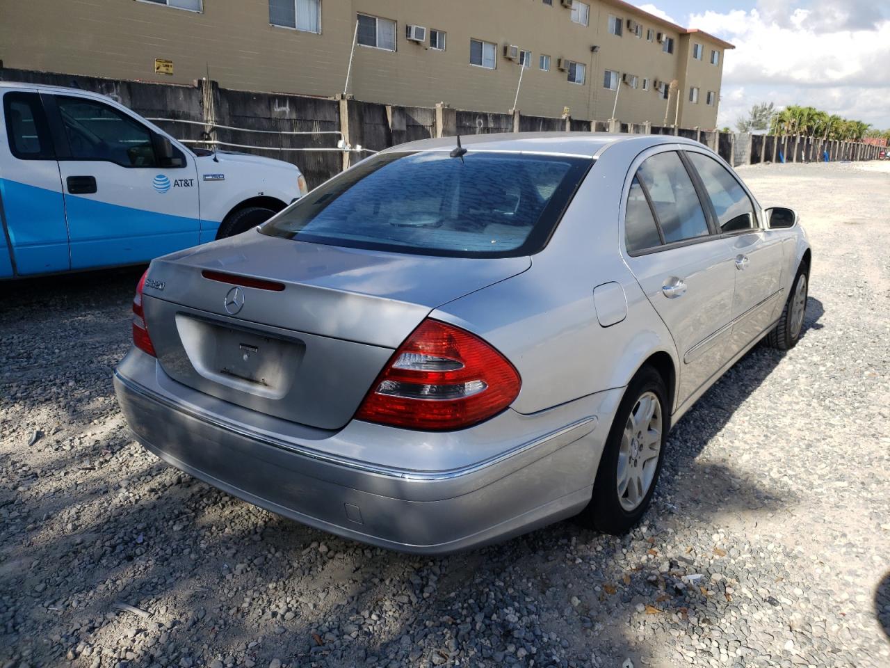 Photo 4 from auction – 2003 MERCEDES-BENZ E 320 with VIN WDBUF65J63A112349