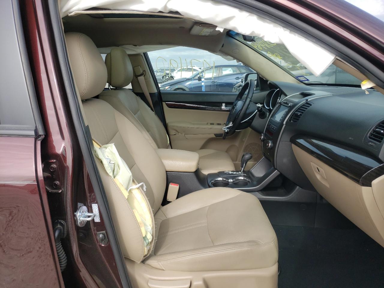 Photo 5 from auction – 2011 KIA SORENTO EX with VIN 5XYKU4A21BG031484