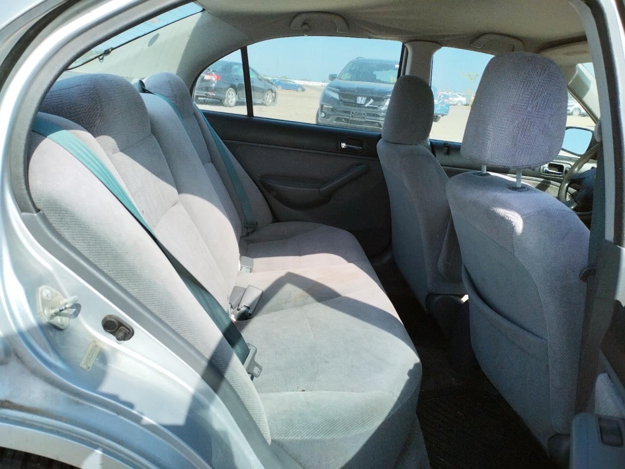 Photo 6 from auction – 2002 HONDA CIVIC LX with VIN 2HGES16532H585066