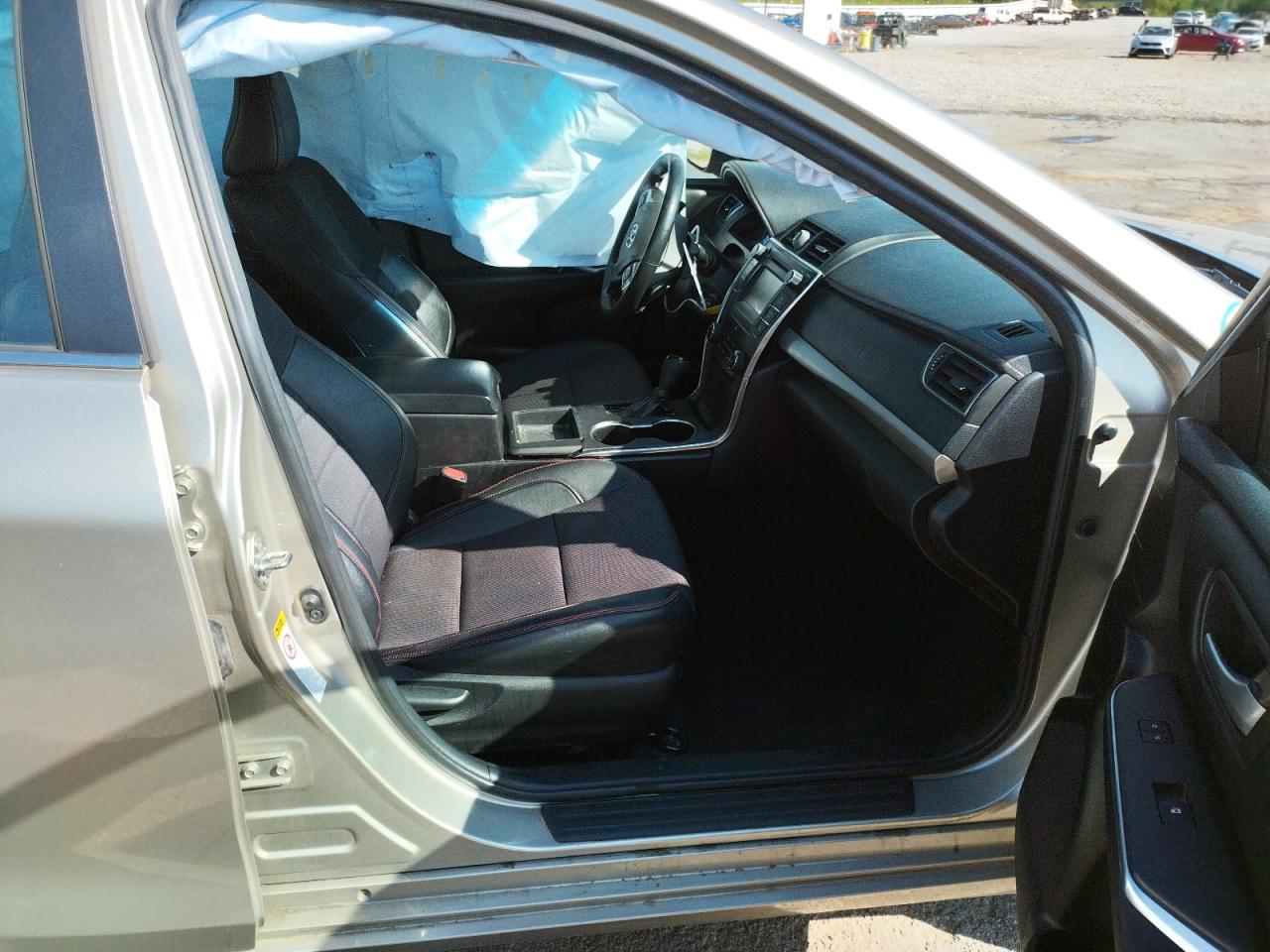 Photo 5 from auction – 2016 TOYOTA CAMRY SE A with VIN 4T1BF1FK5GU543428