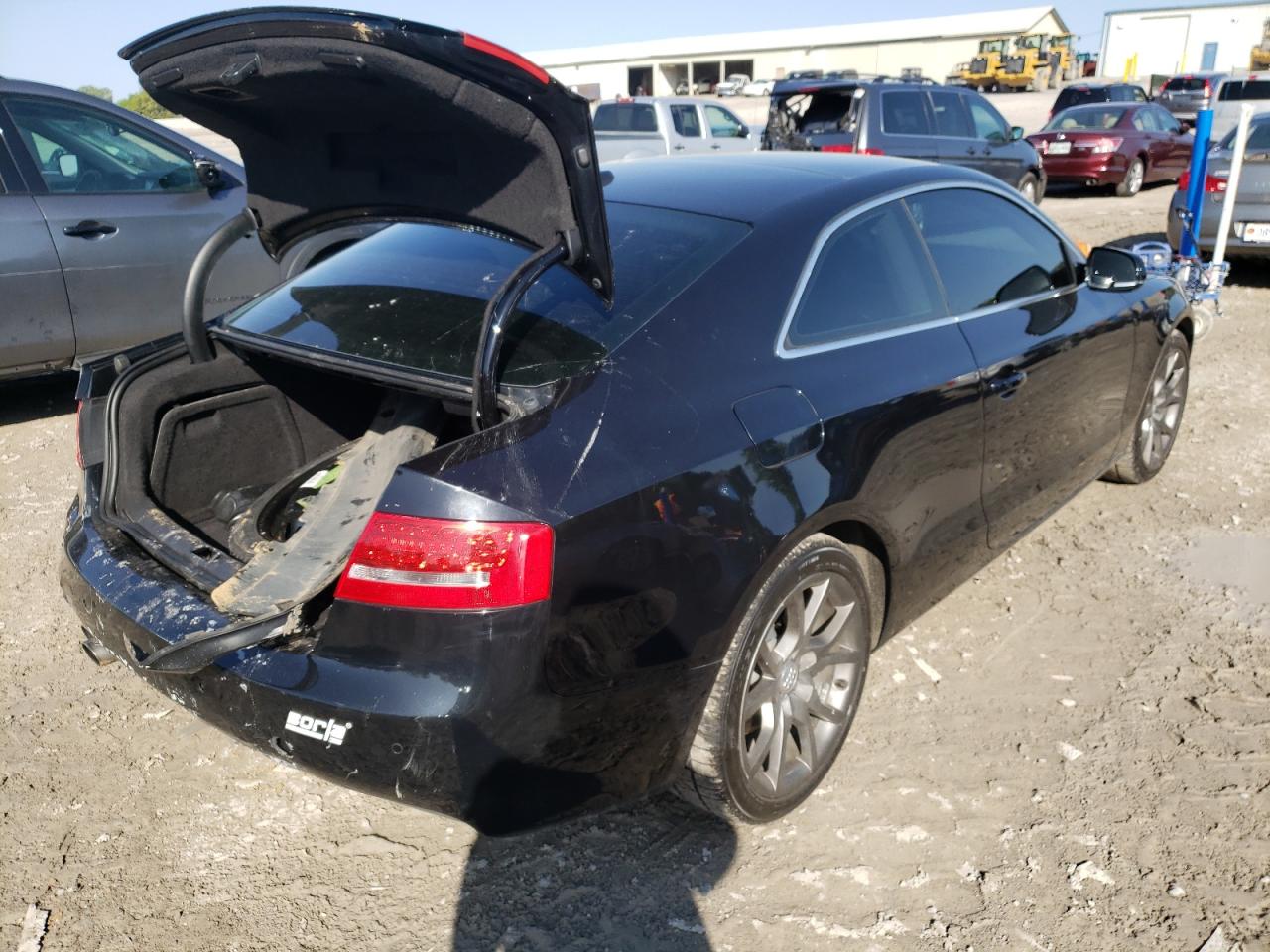 Photo 4 from auction – 2012 AUDI UK with VIN WAULFAFR6CA001351