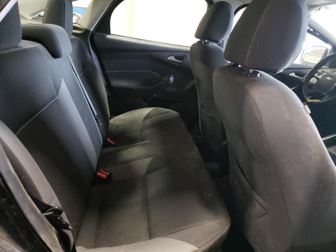 Photo 6 from auction – 2014 FORD FOCUS SE with VIN 1FADP3F29EL136419