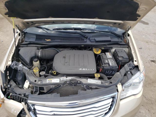 Photo 7 from auction – 2015 CHRYSLER TOWN & COU with VIN 2C4RC1AG1FR710846