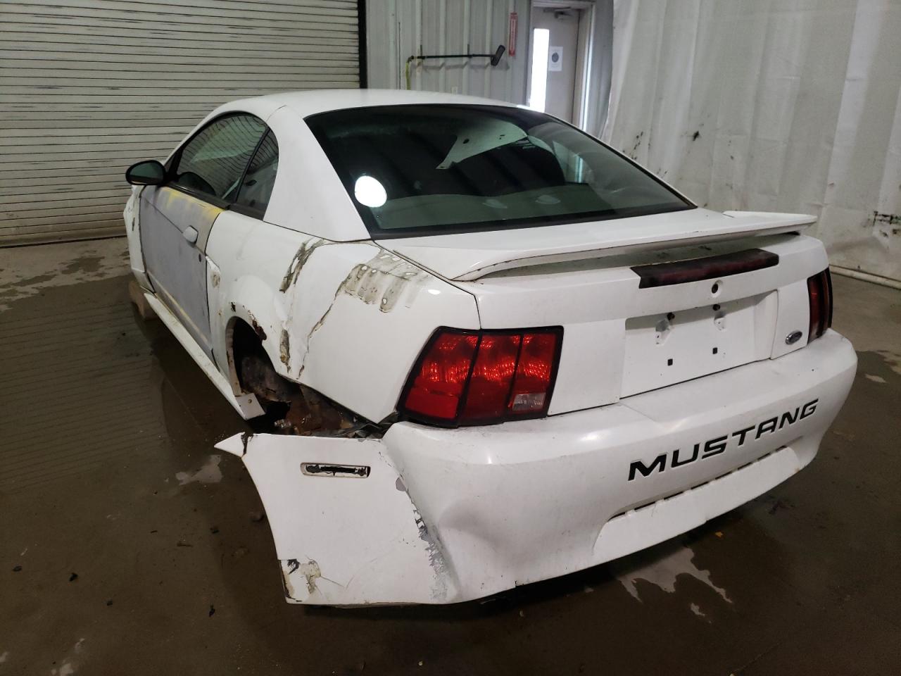 Foto 3 de la subasta – 2000 FORD MUSTANG con VIN 1FAFP4044YF218327