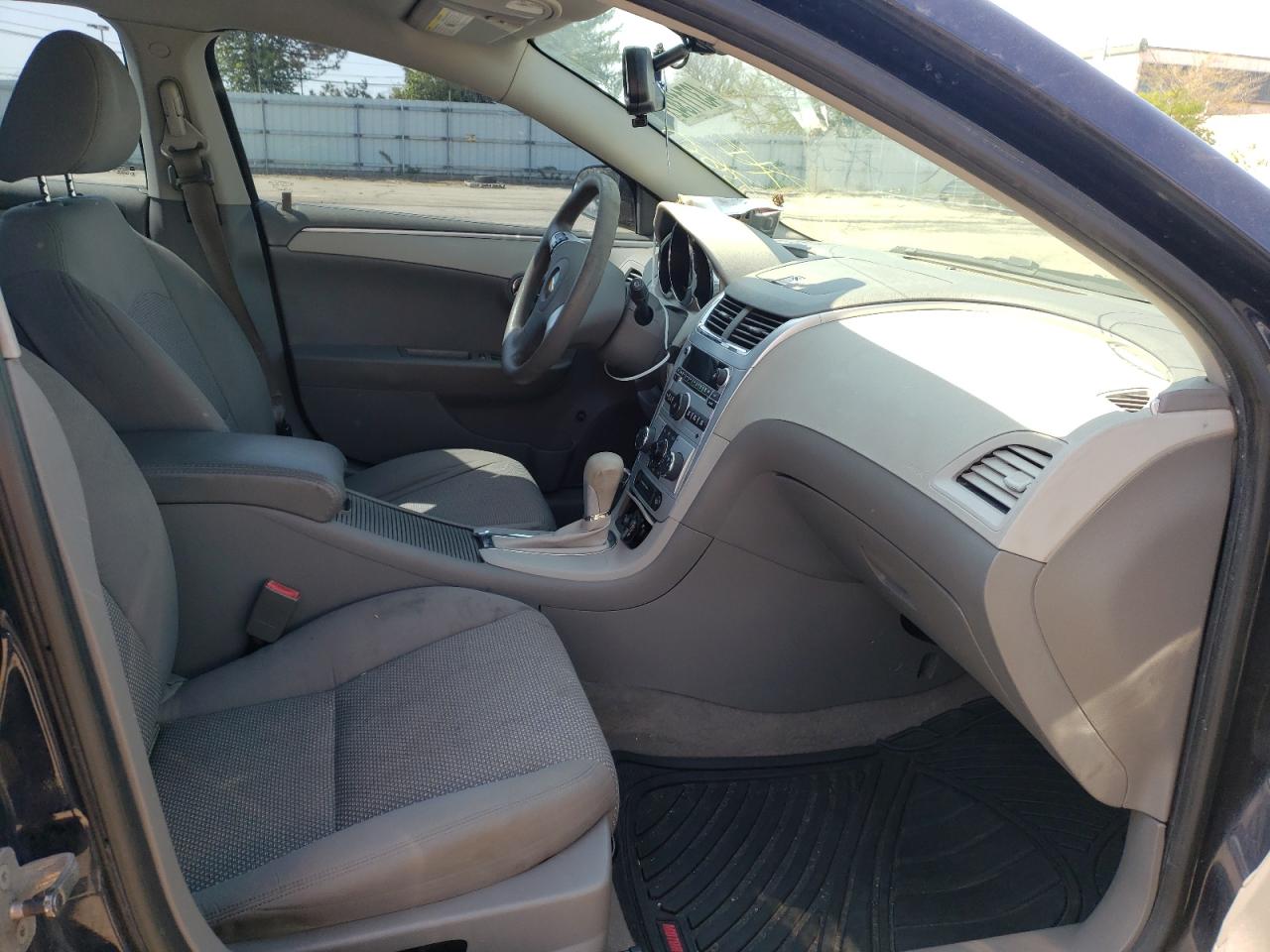 Photo 5 from auction – 2011 CHEVROLET MALIBU LS with VIN 1G1ZB5E17BF346748