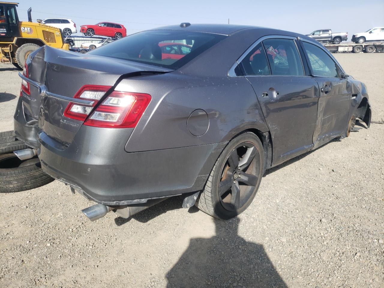 Photo 4 from auction – 2014 FORD TAURUS LIM with VIN 1FAHP2F88EG115621