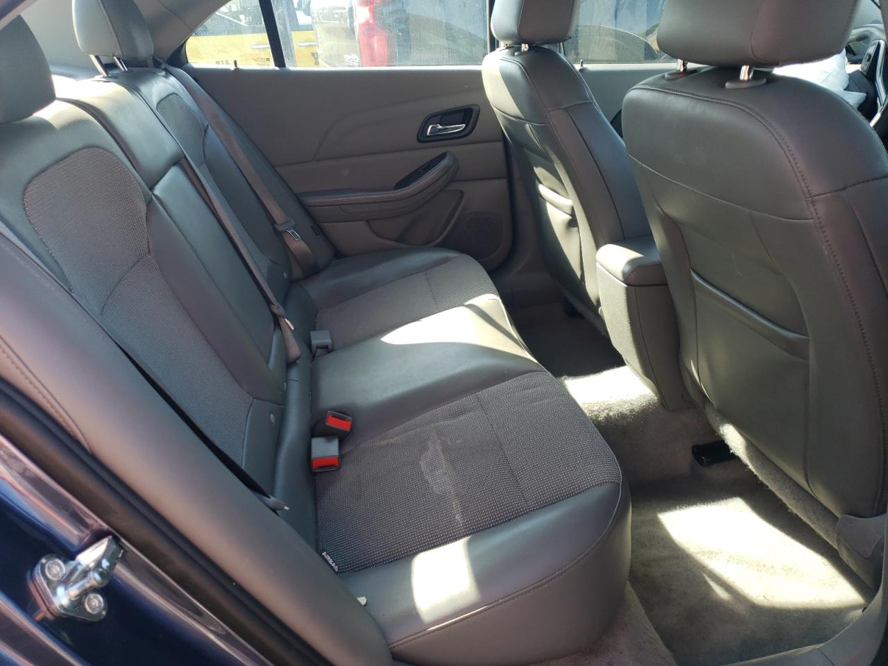Photo 6 from auction – 2015 CHEVROLET MALIBU 2LT with VIN 1G11D5SL5FF311290