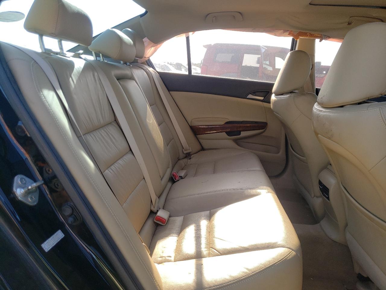 Photo 6 from auction – 2011 HONDA ACCORD with VIN 1HGCP3F83BA026050