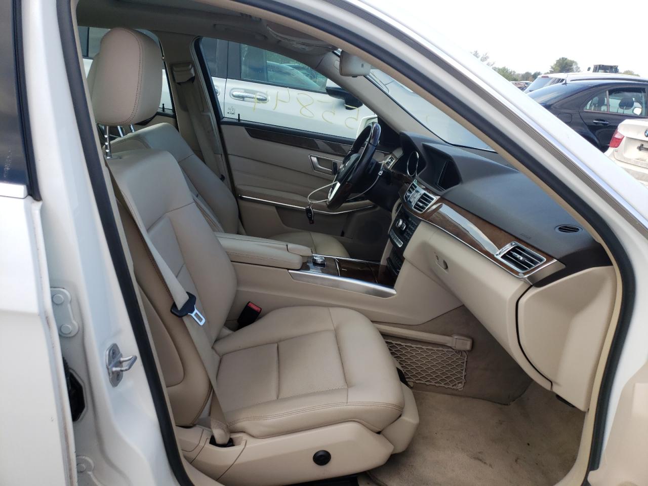 Photo 5 from auction – 2014 MERCEDES-BENZ E 350 4MAT with VIN WDDHF8JB9EA785559