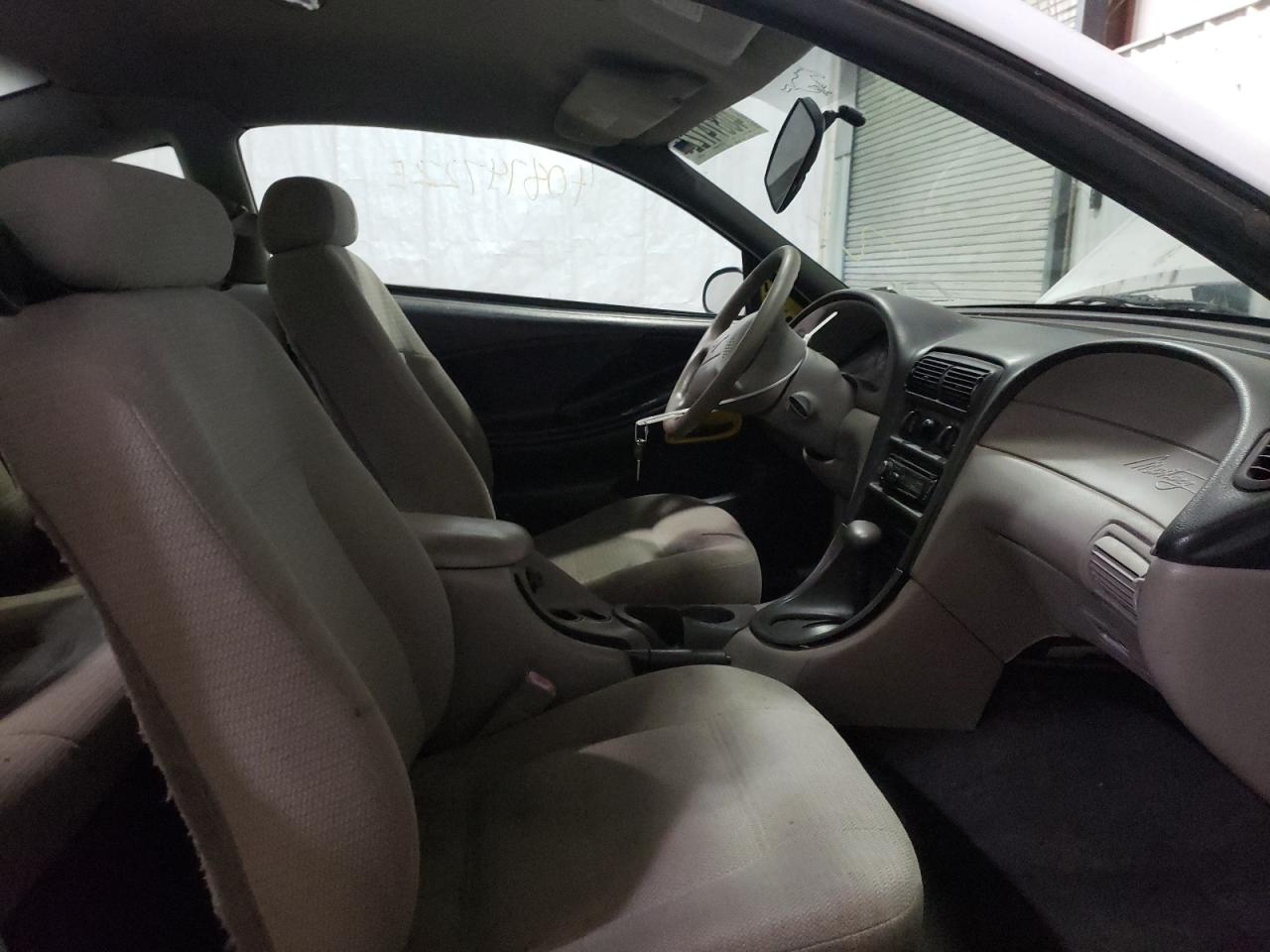Photo 5 from auction – 2000 FORD MUSTANG with VIN 1FAFP4044YF218327