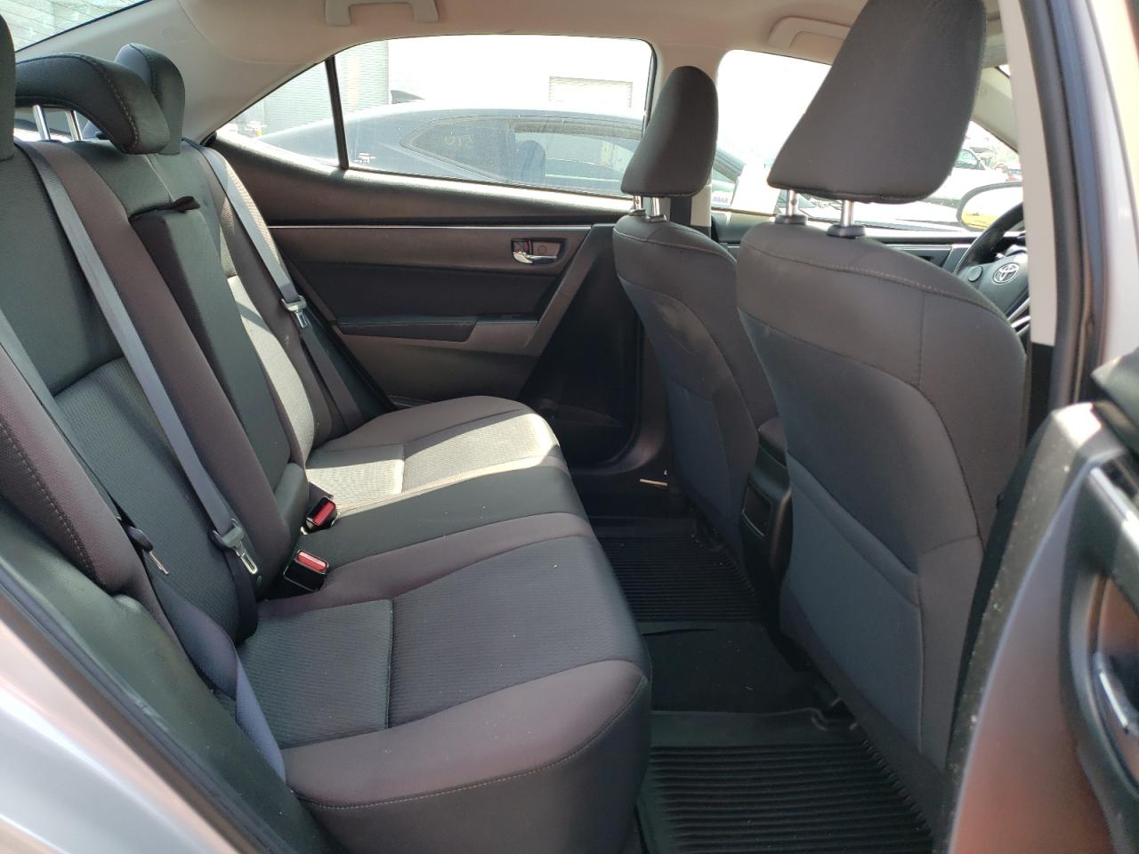 Photo 6 from auction – 2018 TOYOTA COROLLA L with VIN 5YFBURHE7JP765215