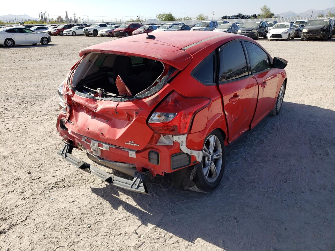 Photo 4 from auction – 2014 FORD FOCUS SE with VIN 1FADP3K26EL132074