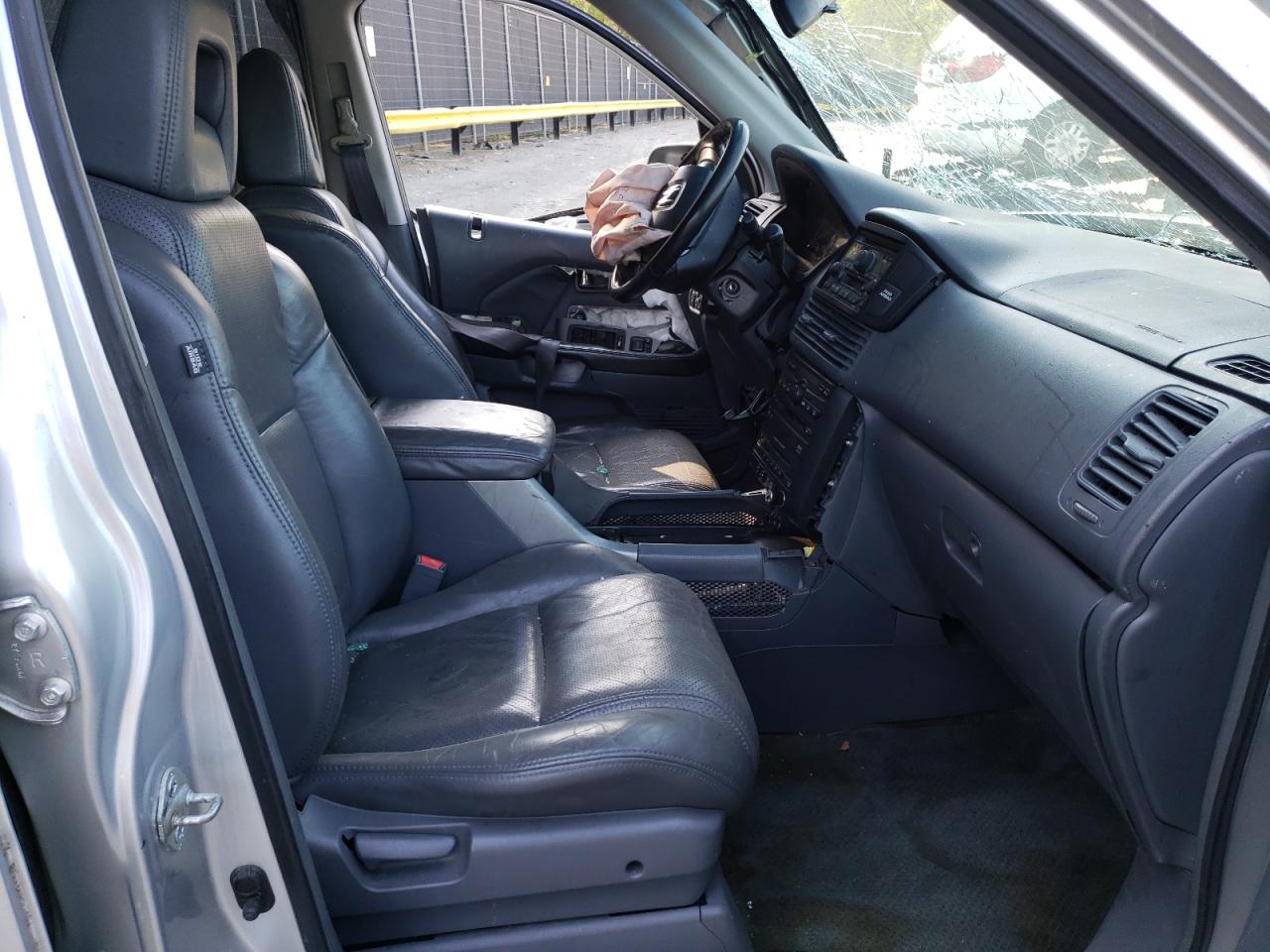 Photo 5 from auction – 2005 HONDA PILOT EXL with VIN 5FNYF18675B012915