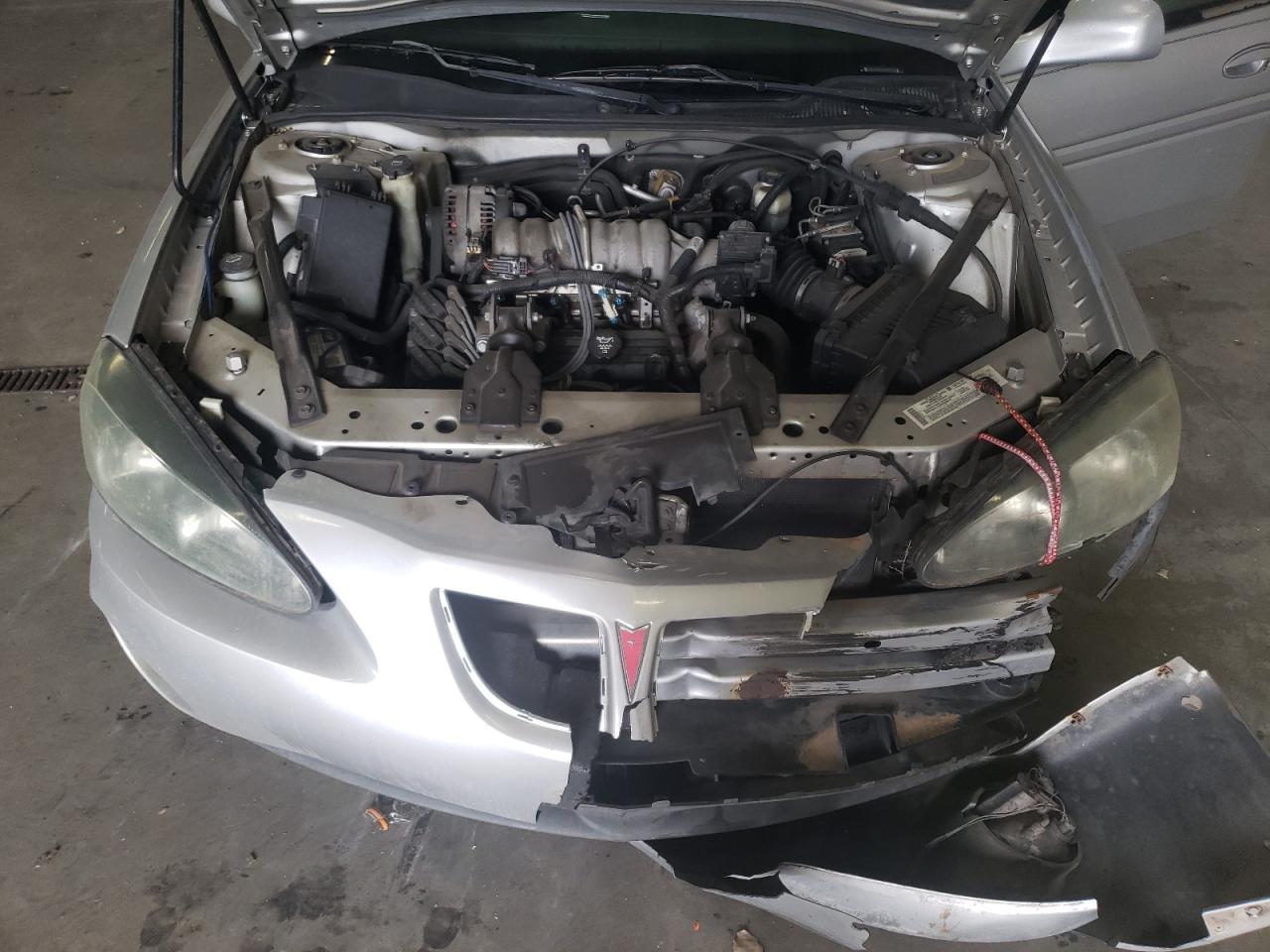 Photo 7 from auction – 2004 PONTIAC GRAND PRIX with VIN 2G2WS522641140133