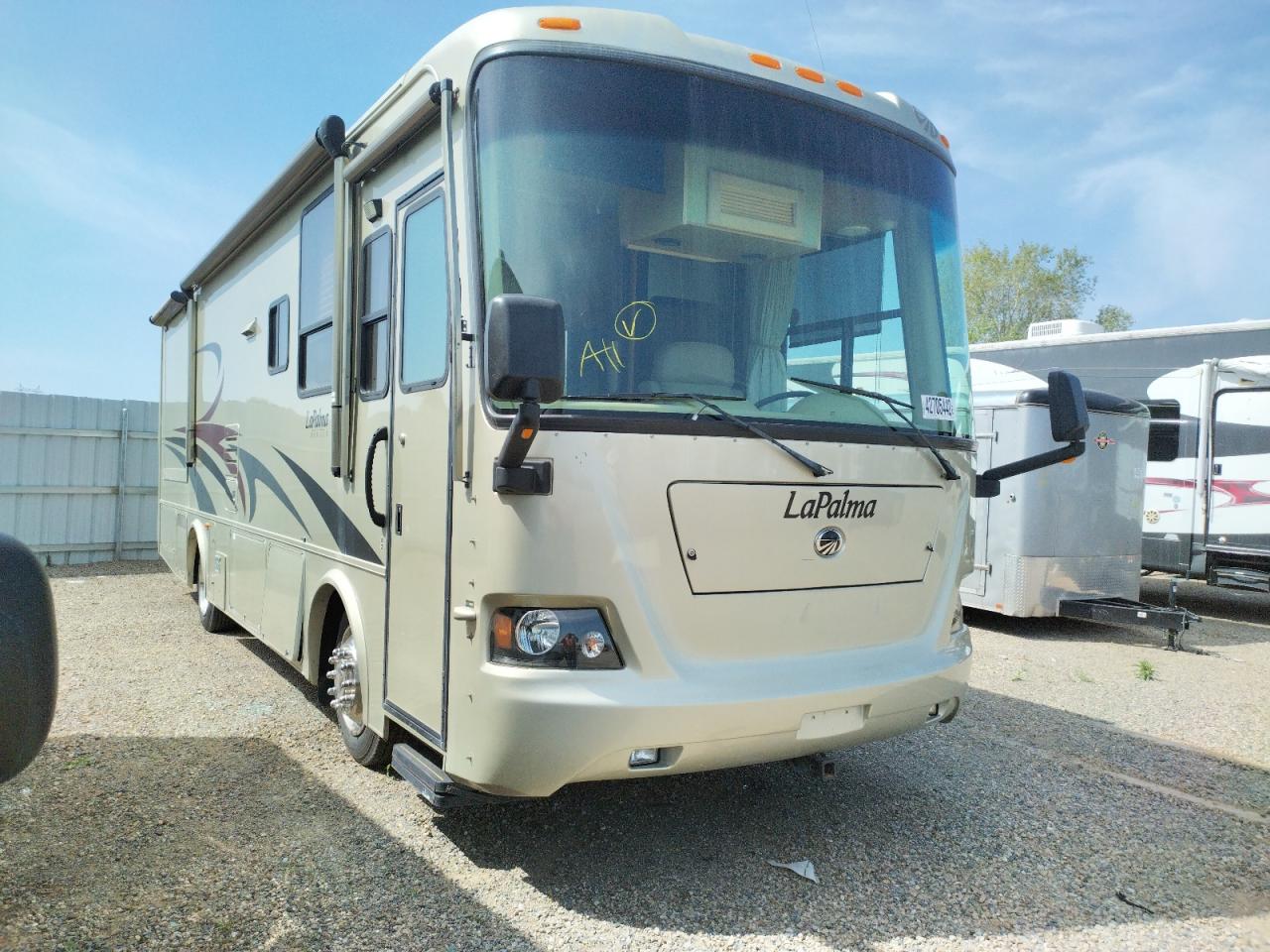 MNAC MOTORHOME 2006 مع رقم تعريف المركبة 1RF31326X62040671 - صورة من المزاد