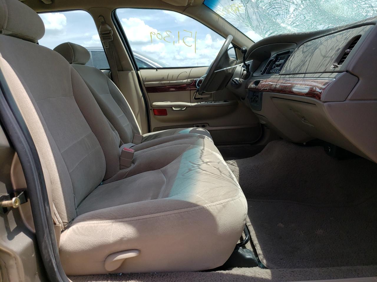 Photo 5 from auction – 2001 MERCURY GRAND MARQ with VIN 2MEFM75WX1X636799