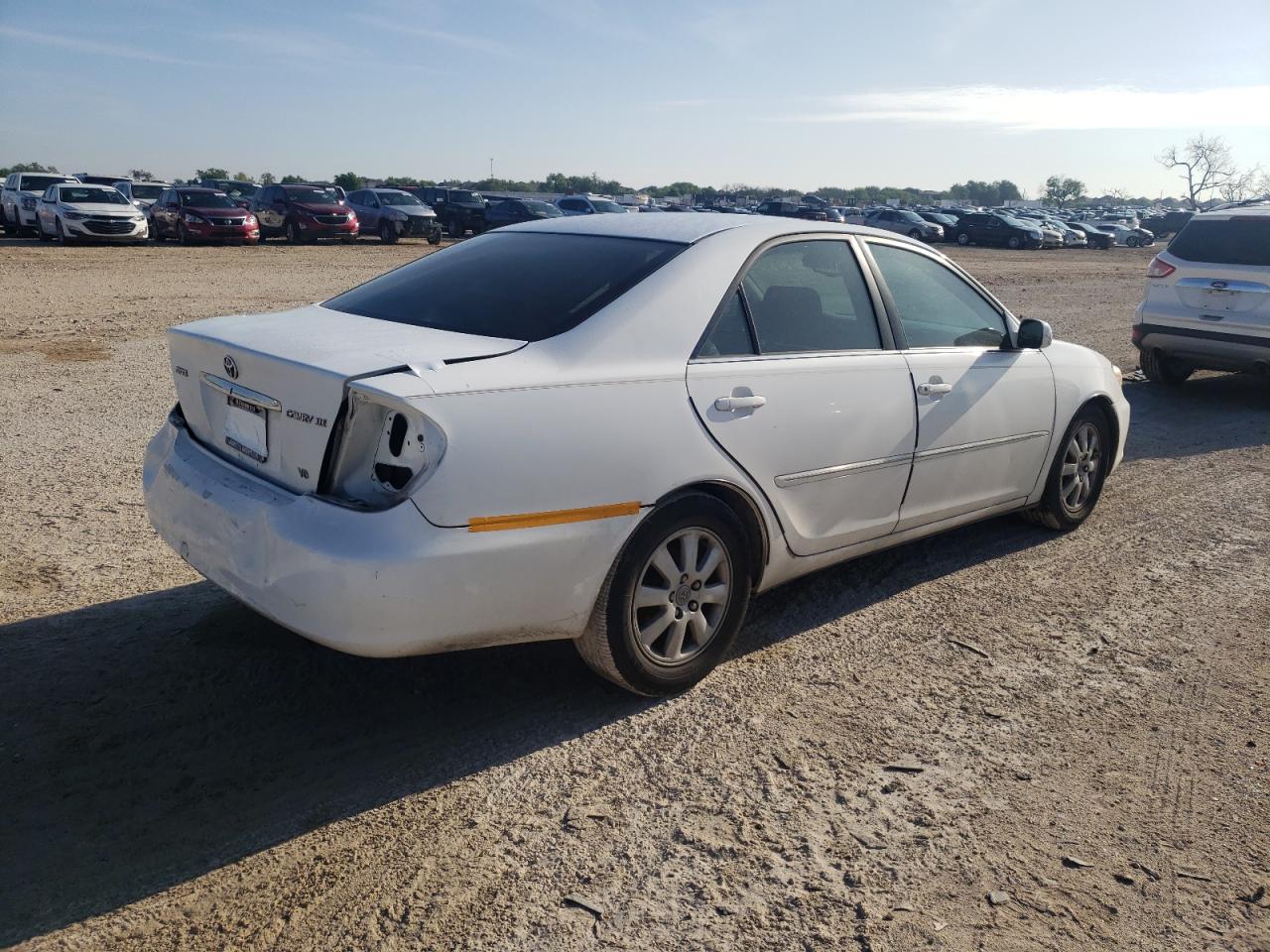 Photo 4 from auction – 2003 TOYOTA CAMRY LE with VIN 4T1BF30K83U045528