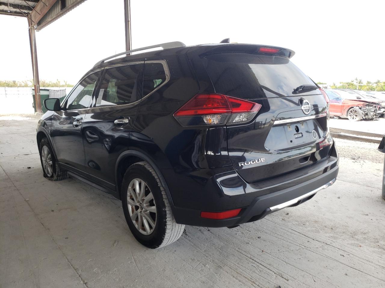 Photo 3 from auction – 2017 NISSAN ROGUE S with VIN KNMAT2MV5HP575615