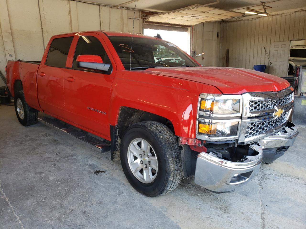 CHEVROLET SILVERADO 2015 with VIN 3GCUKREC1FG289798 - Photo from auction
