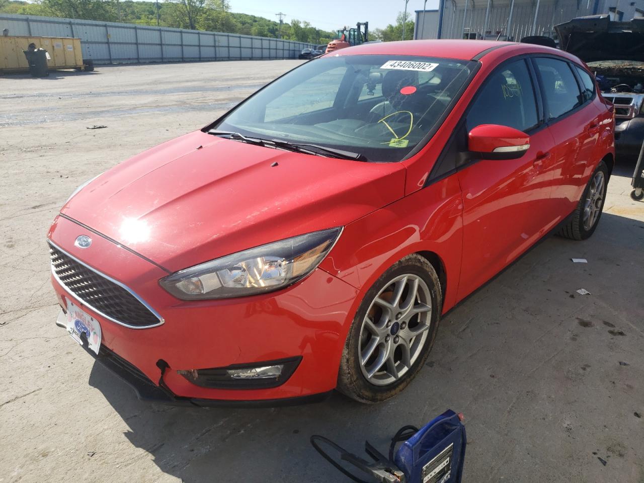 Photo 2 from auction – 2015 FORD FOCUS SE with VIN 1FADP3K25FL354087