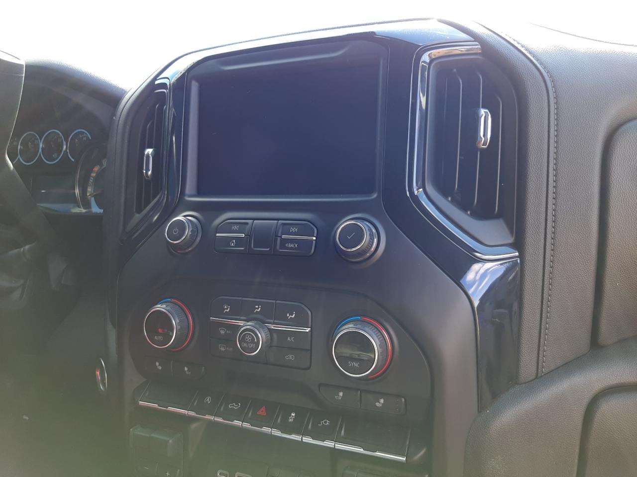 Photo 9 from auction – 2021 CHEVROLET SILVERADO with VIN 1GCUYEEL2MZ102914