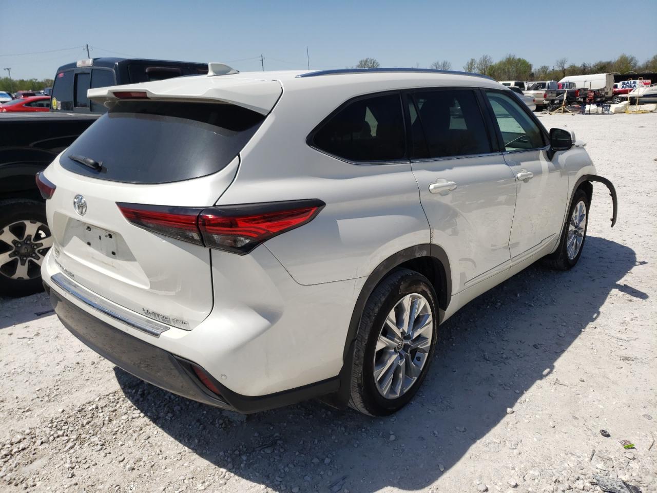 Photo 4 from auction – 2021 TOYOTA HIGHLANDER with VIN 5TDDZRBH0MS537288
