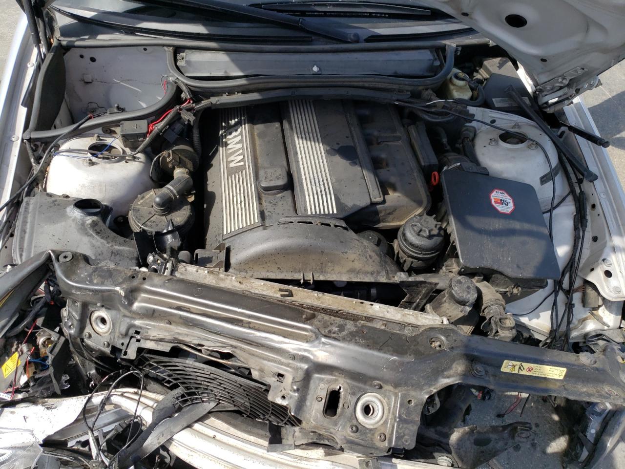 Photo 7 from auction – 2005 BMW 330 I with VIN WBAEV53485KM42181