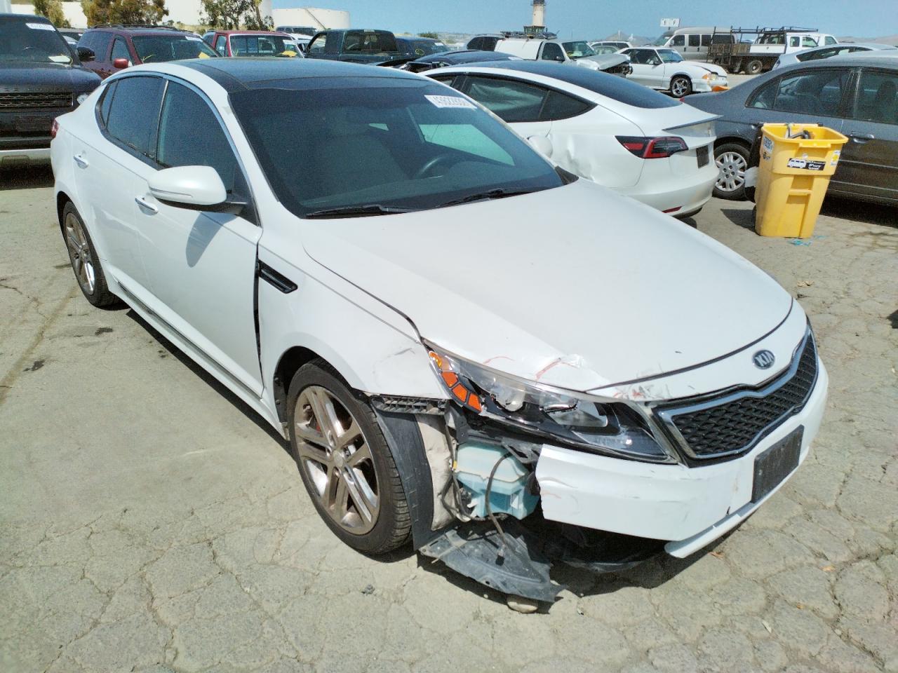 KIA OPTIMA SX 2013 with VIN 5XXGR4A64DG233074 - Photo from auction