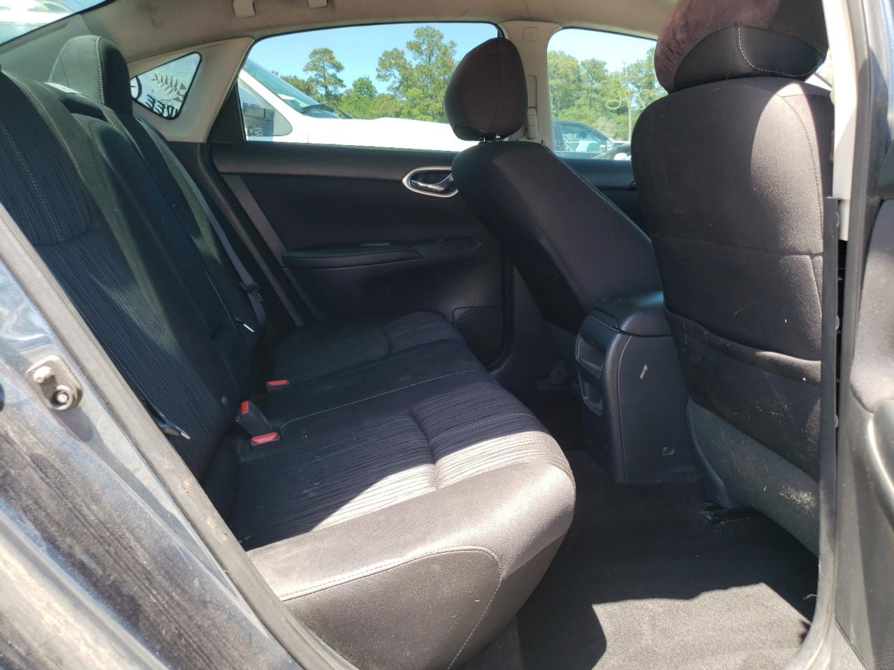 Photo 6 from auction – 2017 NISSAN SENTRA S with VIN 3N1AB7AP3HY268659