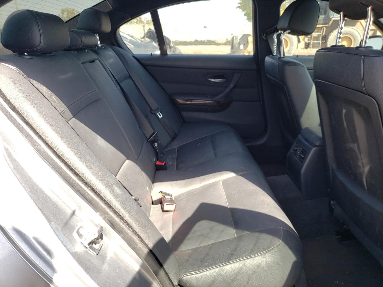 Photo 6 from auction – 2010 BMW 328 I with VIN WBAPH7C5XAA800420