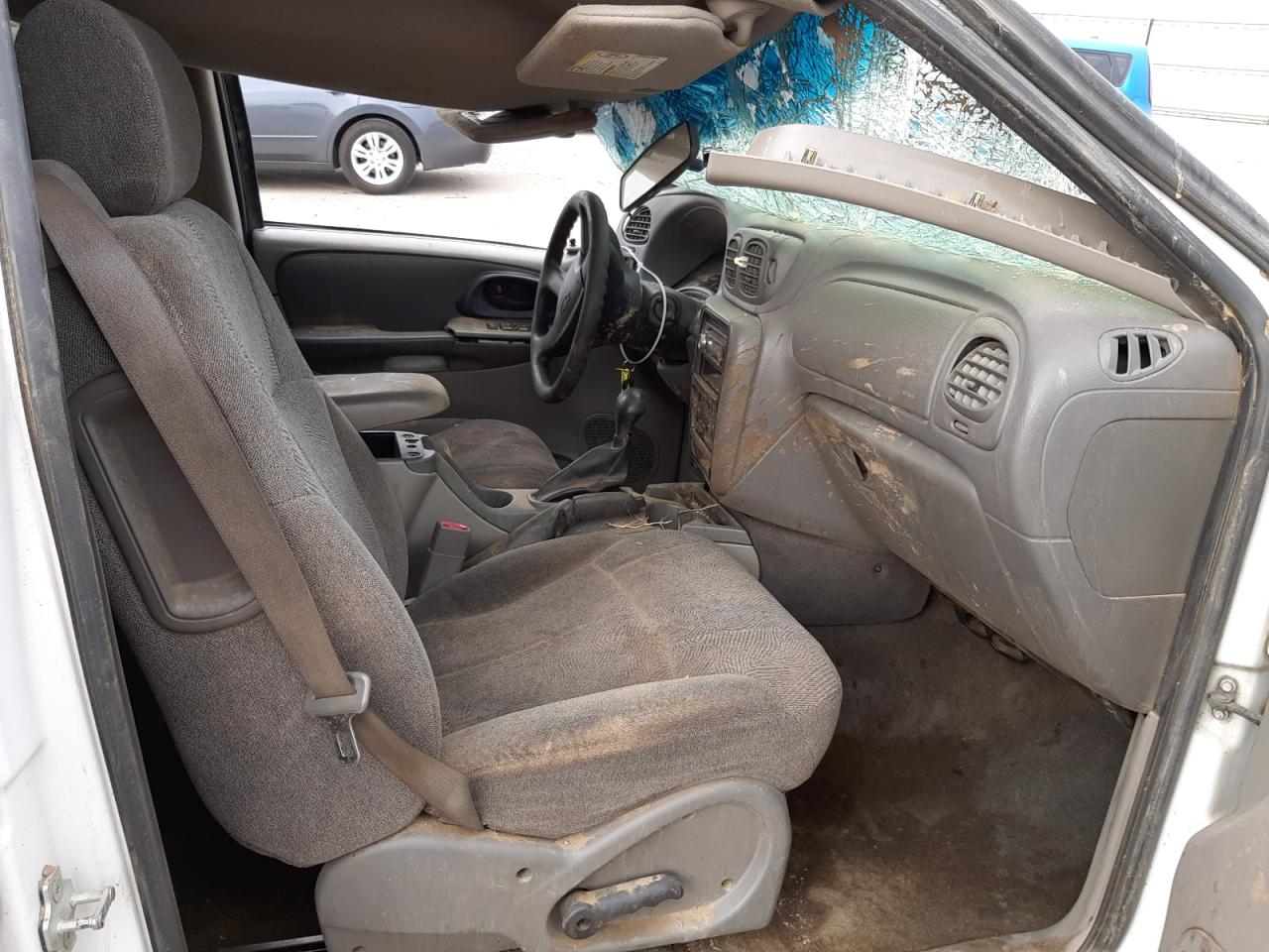 Photo 5 from auction – 2004 CHEVROLET TRAILBLAZE with VIN 1GNDT13S142260324