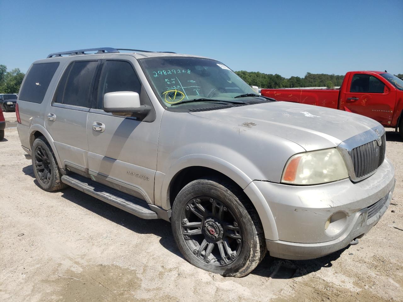 LINCOLN NAVIGATOR 2003 with VIN 5LMFU28R03LJ17909 - Photo from auction