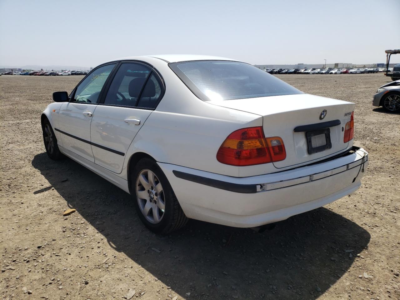 Photo 3 from auction – 2002 BMW 325 I with VIN WBAEV33402KL67380