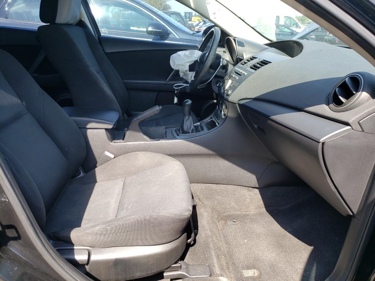 Photo 5 from auction – 2011 MAZDA 3 I with VIN JM1BL1UF7B1371366