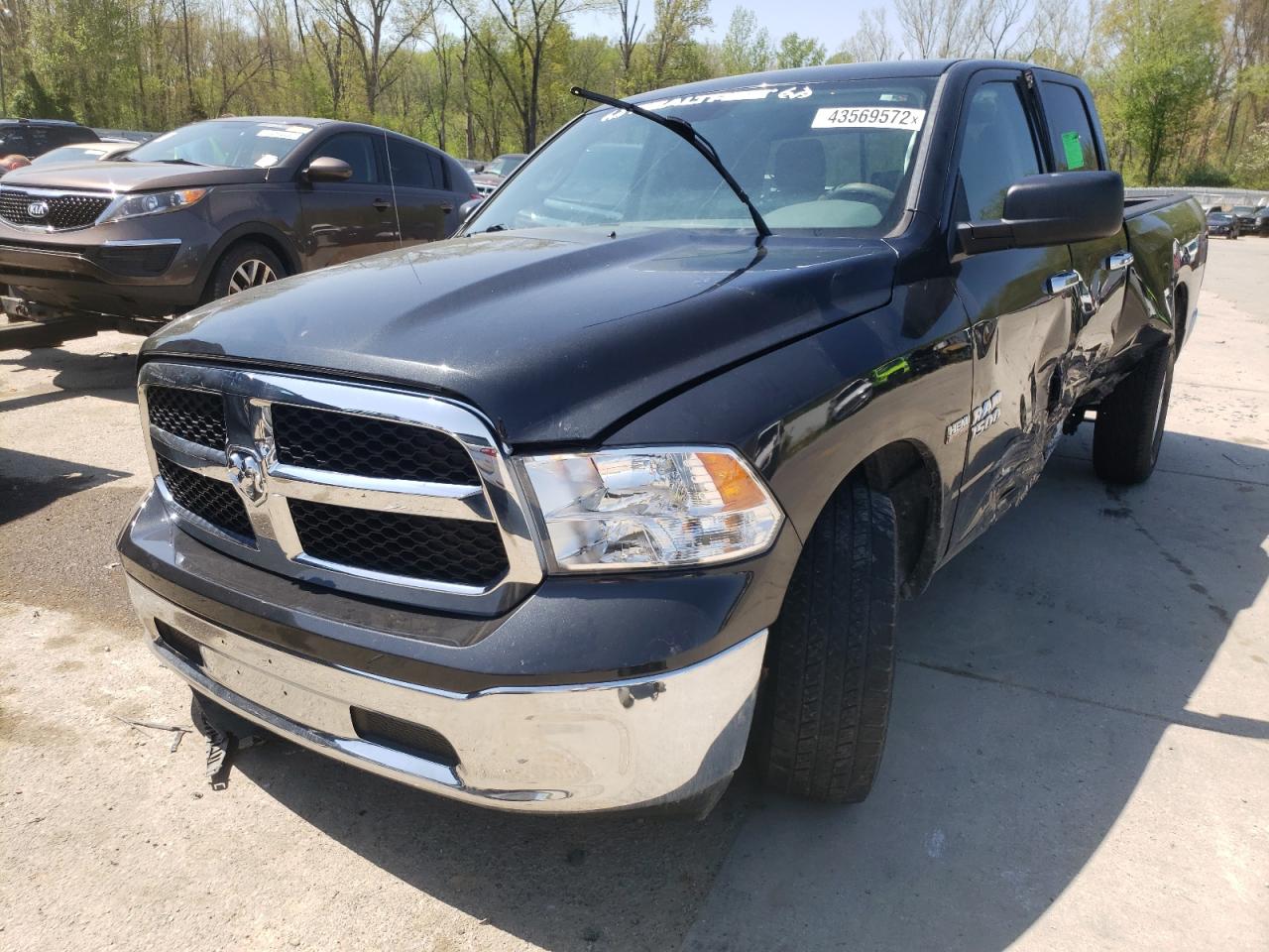 Photo 2 from auction – 2016 RAM 1500 SLT with VIN 1C6RR6GT5GS382306