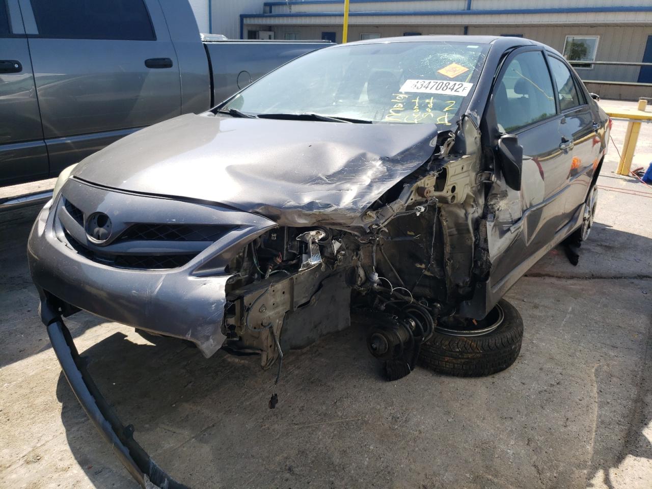 Photo 2 from auction – 2012 TOY0 COROLLA SE with VIN 5YFBU4EE4CP017645