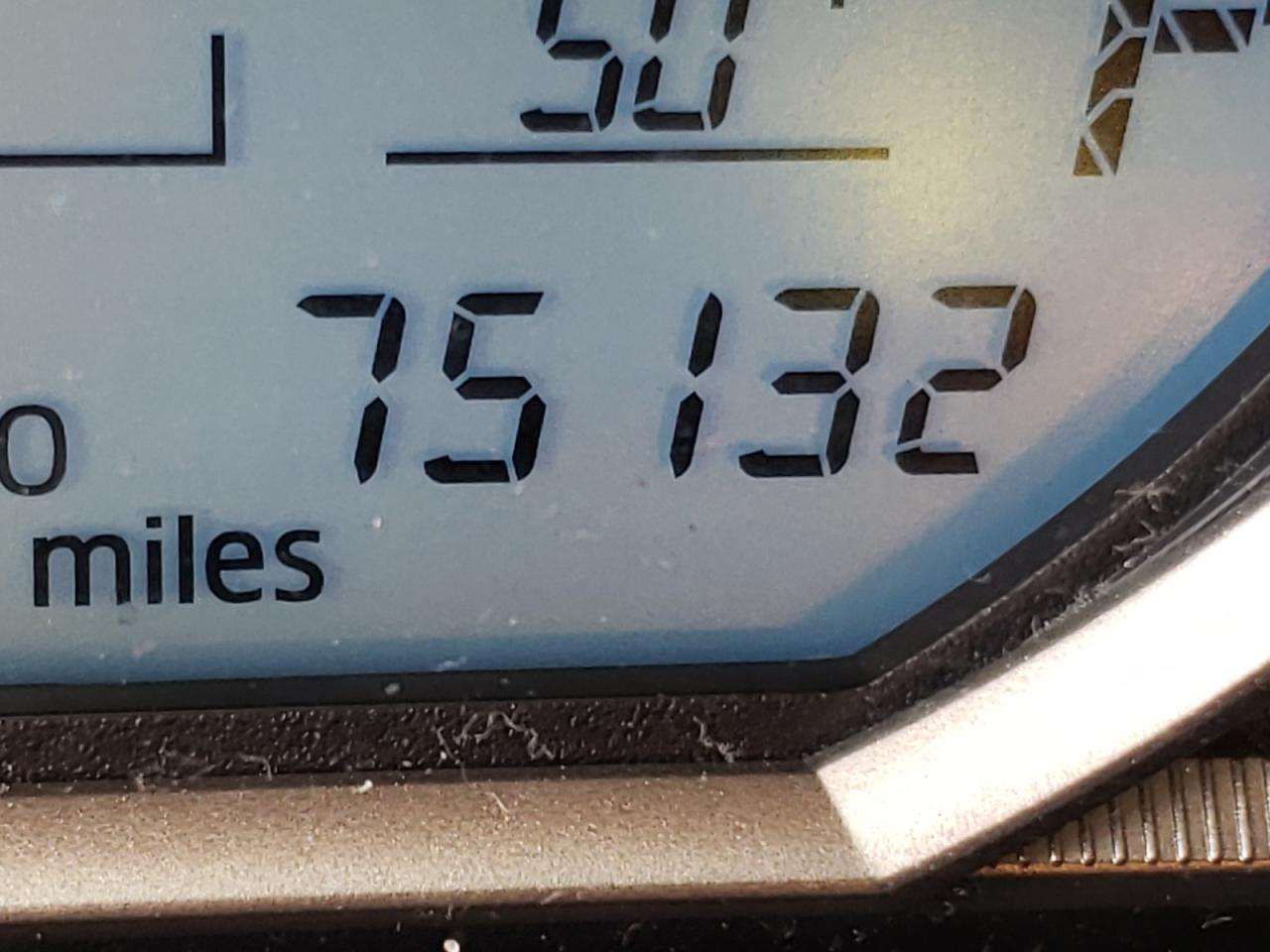 Photo 8 from auction – 2015 TOYOTA RAV4 LE with VIN JTMBFREV1FD099378