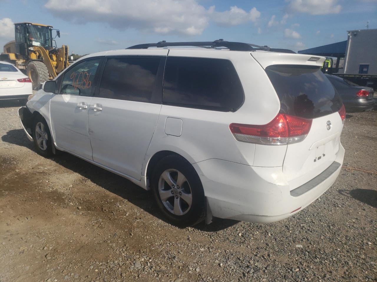 Photo 15 from auction – 2011 TOYOTA SIENNA LE with VIN 5TDKK3DC7BS106826