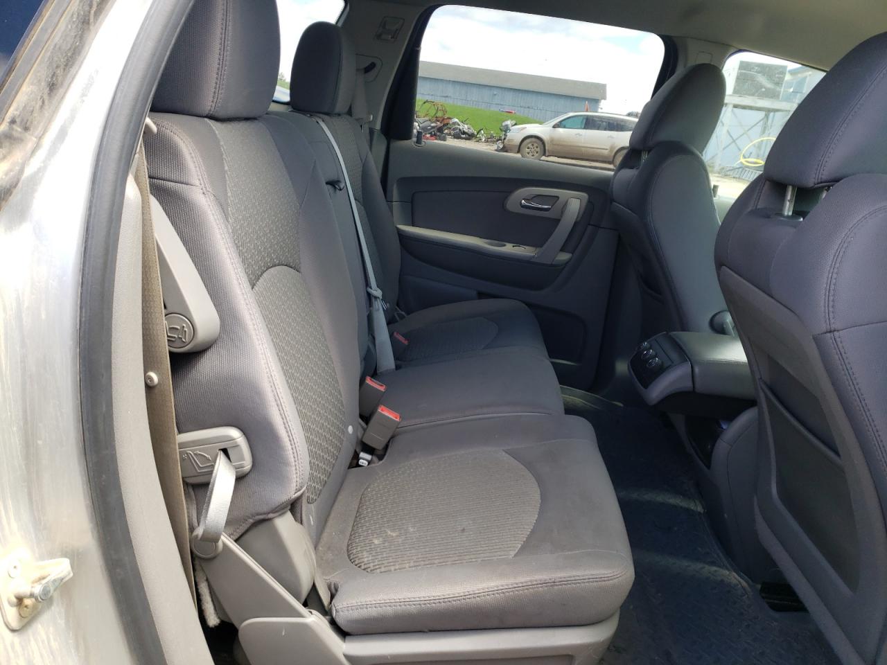 Photo 6 from auction – 2011 CHEVROLET TRAVERSE L with VIN 1GNKVFED7BJ301202