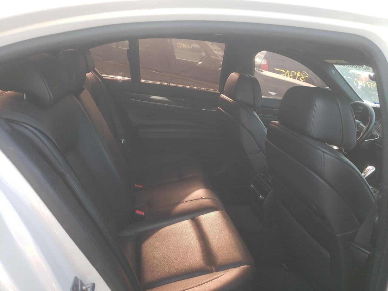 Photo 6 from auction – 2012 BMW 7 SERIES with VIN WBAKA8C55CCY37709