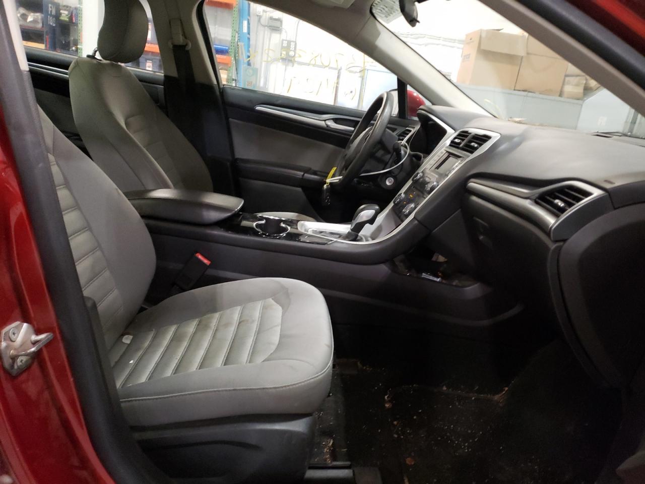 Photo 5 from auction – 2014 FORD FUSION S with VIN 3FA6P0G75ER255846