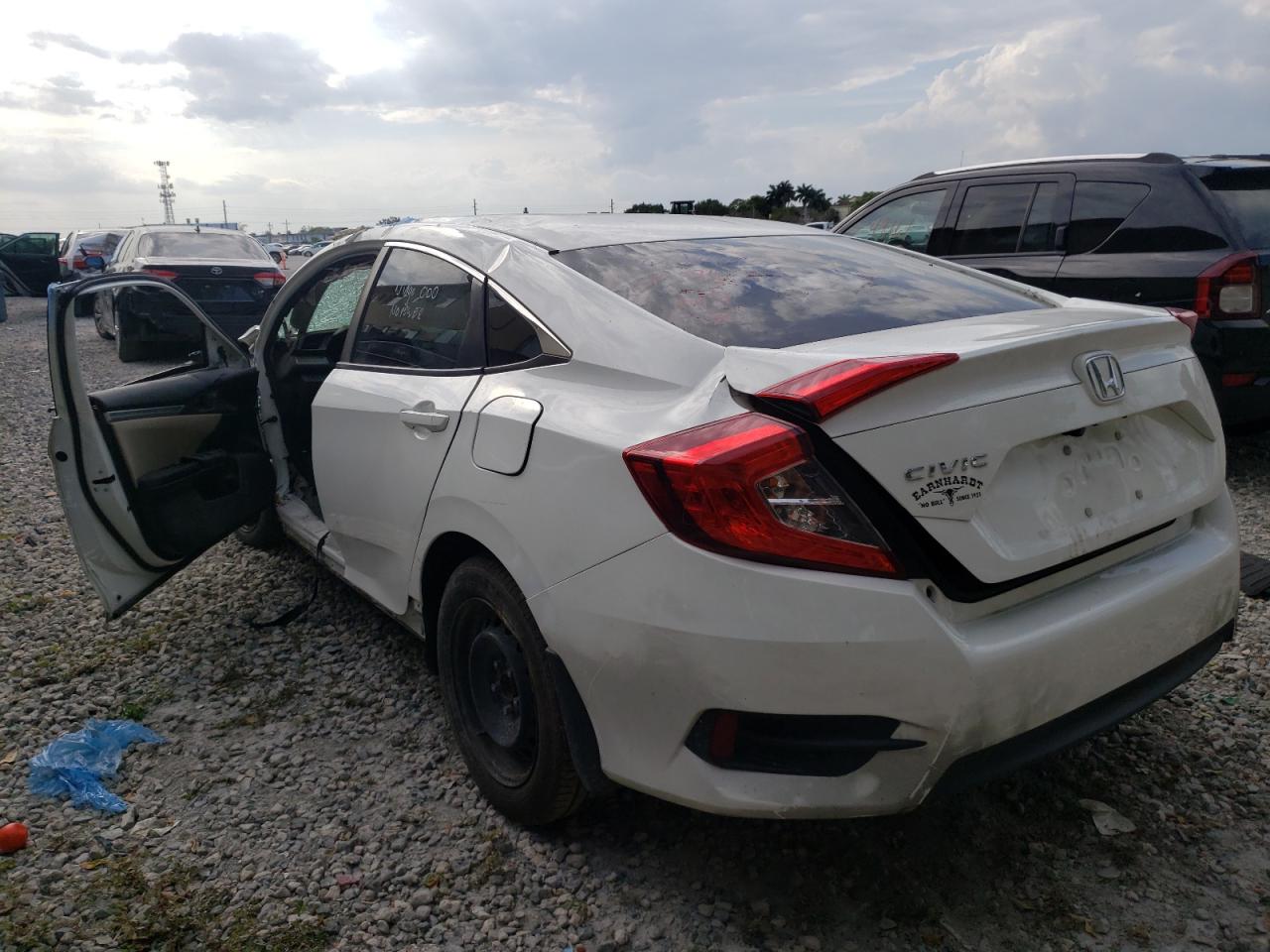 Photo 3 from auction – 2017 HONDA CIVIC LX with VIN 19XFC2F55HE073996