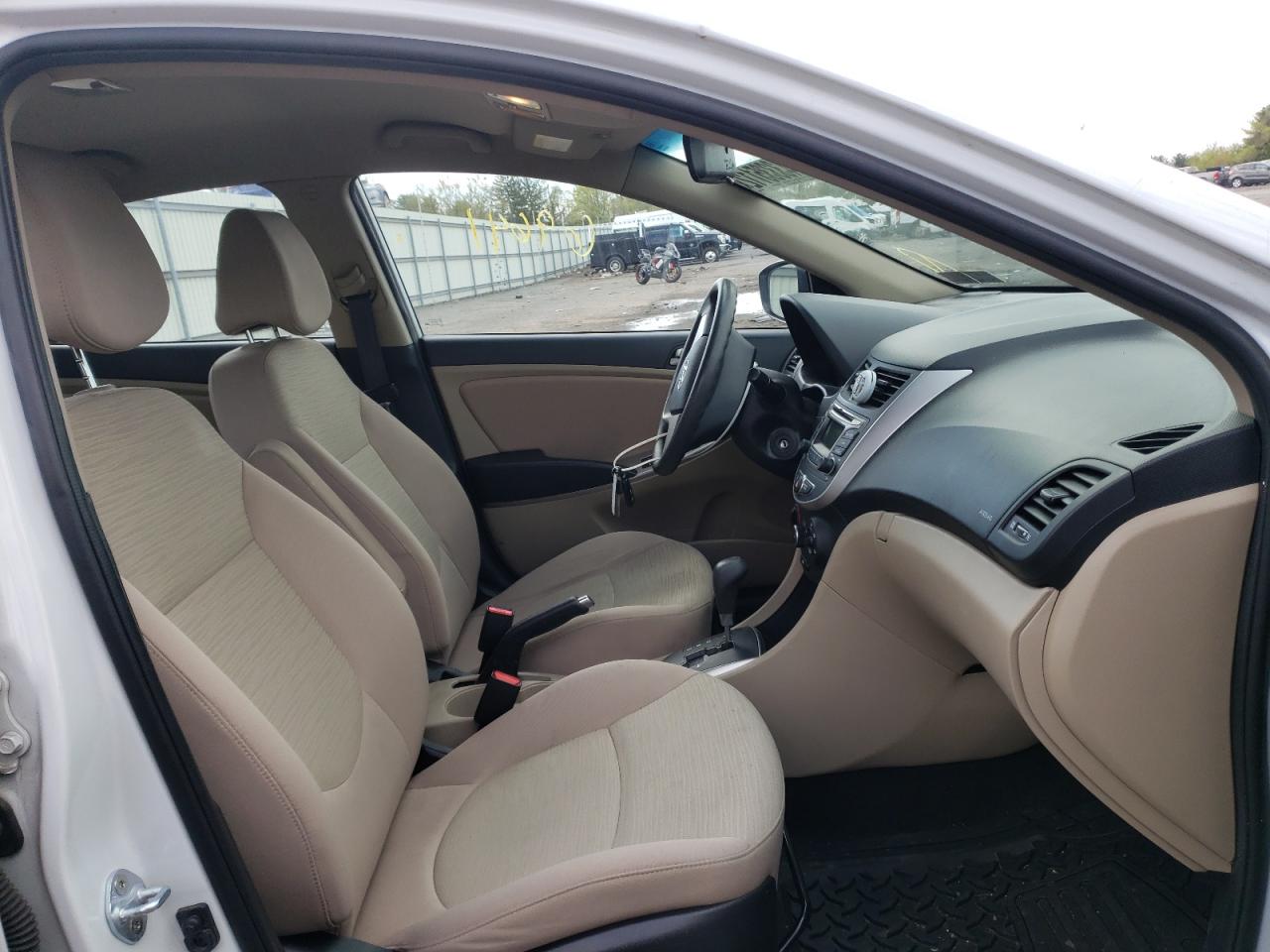 Photo 5 from auction – 2017 HYUNDAI ACCENT SE with VIN KMHCT4AE0HU366644
