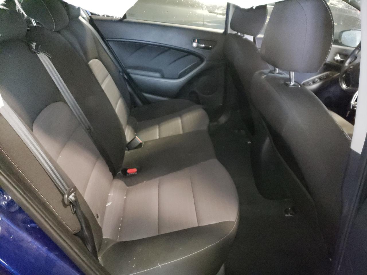 Photo 6 from auction – 2017 KIA FORTE LX with VIN 3KPFL4A74HE112274