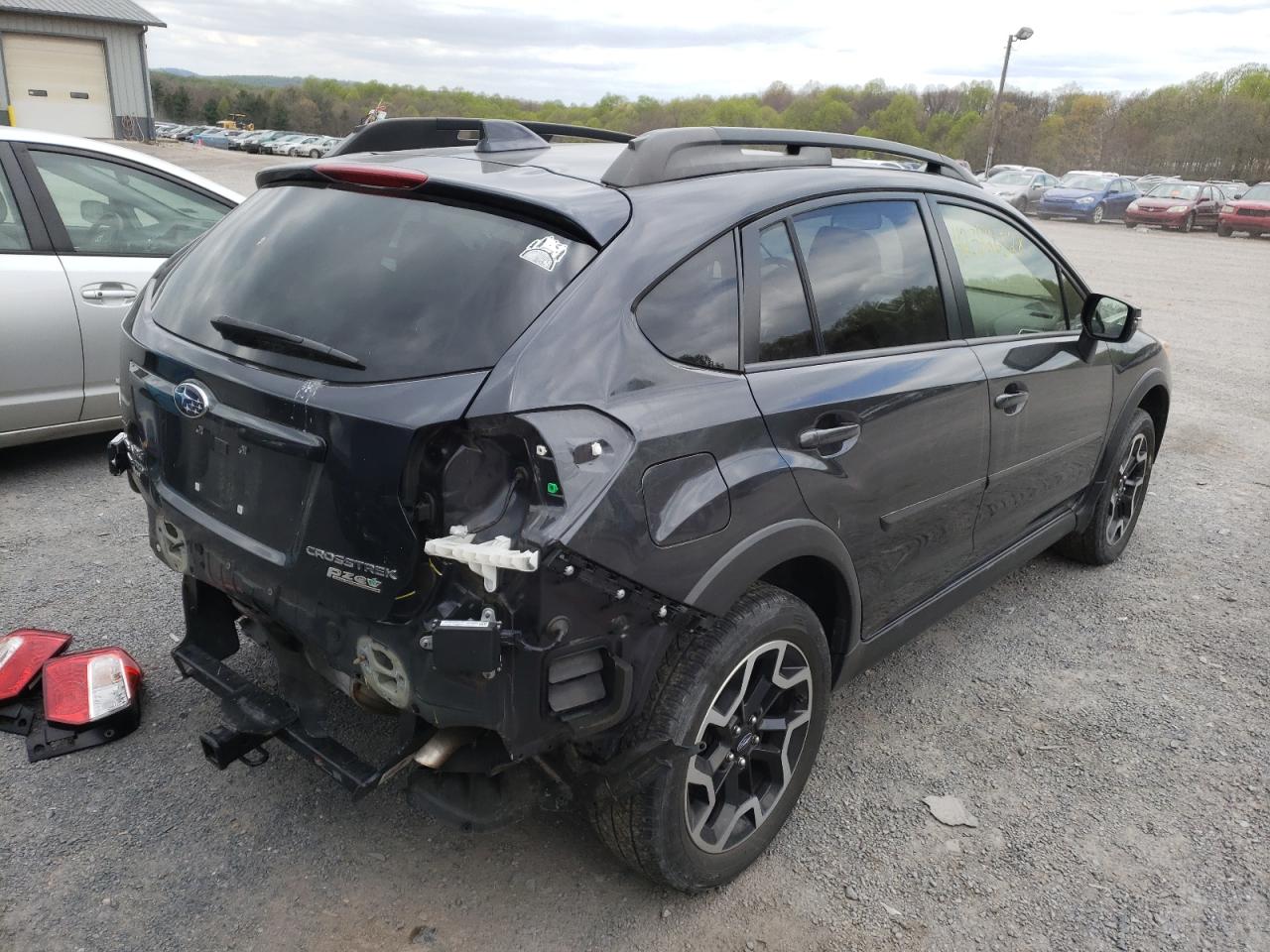 Photo 4 from auction – 2017 SUBARU CROSSTREK with VIN JF2GPAKC1H8221628