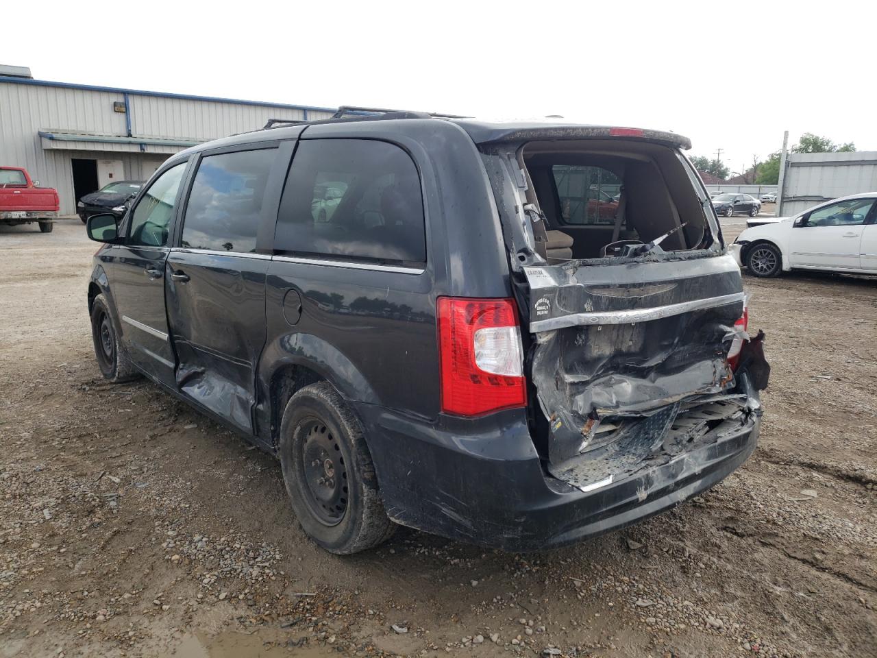 Photo 3 from auction – 2011 CHRYSLER TOWN & COU with VIN 2A4RR5DG7BR675168