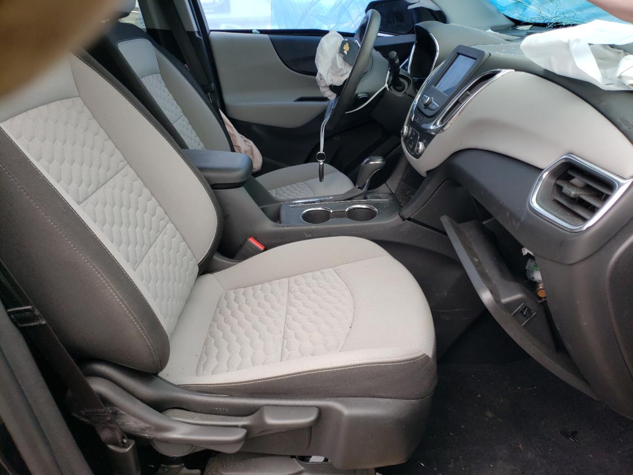 Photo 5 from auction – 2021 CHEVROLET EQUINOX LS with VIN 3GNAXHEV1MS134427