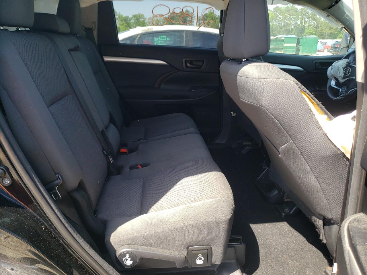 Photo 6 from auction – 2018 TOYOTA HIGHLANDER with VIN 5TDBZRFH3JS845746