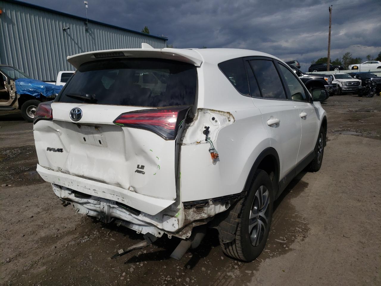 Photo 9 from auction – 2017 TOYOTA RAV4 LE with VIN JTMBFREV1HD219764