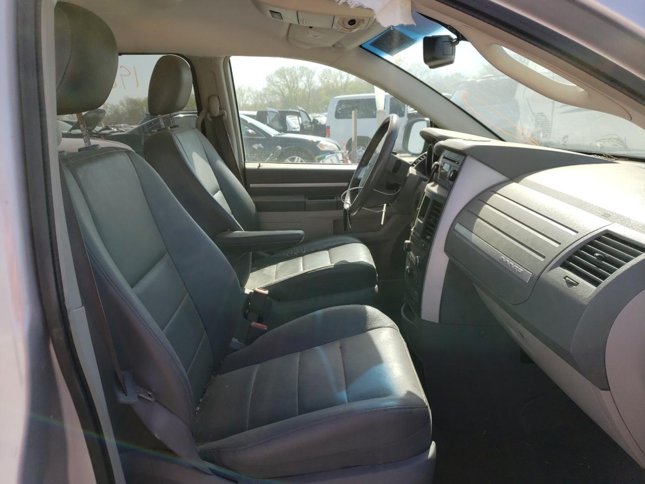 Photo 5 from auction – 2008 DODGE GRAND CARA with VIN 2D8HN54X78R645093